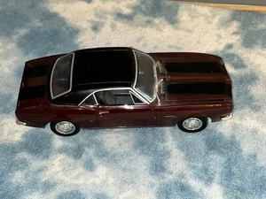 1:18 Maisto 1968 Chevrolet Camaro Z28 Burgandy on Black - Picture 1 of 14