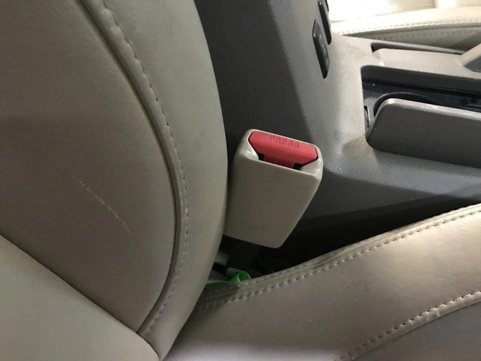 Seat Belt Front Bucket Driver Buckle Fits 04-08 MAXIMA 2556468 Foto 1 de 1