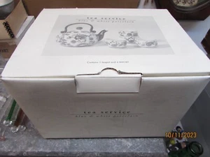 Pier 1 Imports Tea Pot with Cups Vintage 2003 New Old Stock Never Opened - Picture 1 of 15