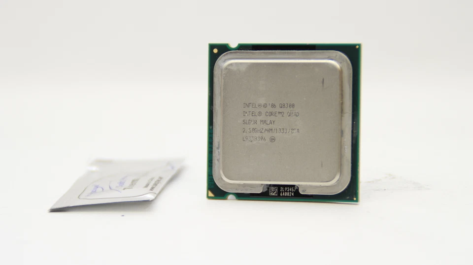 Intel Pentium Core 2 Quad Q8300 2,5GHz 2x2MB Sockel 775 95Watt SLB5W SLGUR - Bild 1 von 1