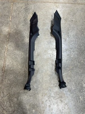 Juego de panel de llenado de moldura lateral asiento trasero Pontiac G8 O8-09 92172487 / 92172488 Foto 1 de 4