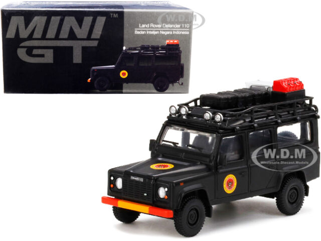 Mini GT 1:64 Scale #151 Land Rover Defender 110 County Station