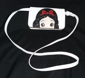 Danielle Nicole Disney Snow White Crossbody Purse / Wallet / Phone holder, EUC - Picture 1 of 2