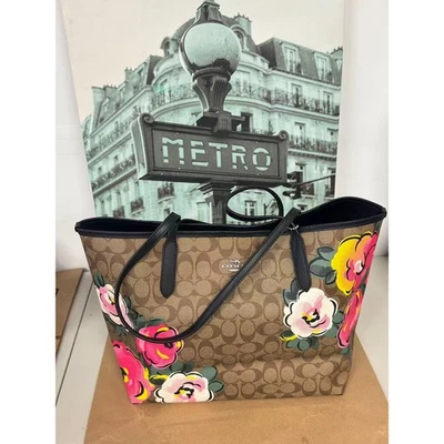 Bolso de Mano Coach C5785 City en Lona Signature con Estampado Rosa Vintage Foto 1 de 4