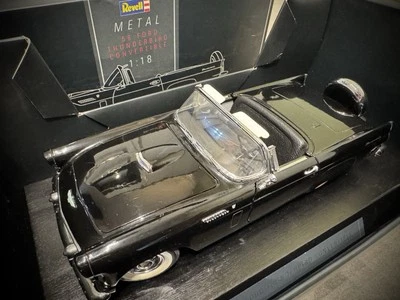 1:18 Revell Ford Thunderbird Cabrio 1956 black/schwarz auf Holzplatte Modell - Bild 1 von 4