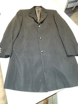 HUGO BOSS  Men's US 42R Wool Blend Herringbone Three Button Single Vent Overcoat - Image 1 of 4