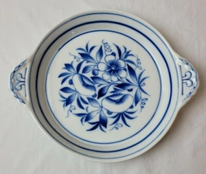 Servizio piatto/vassoio vintage Bayeux fiori bianchi/blu 10" manico tondo - Foto 1 di 12