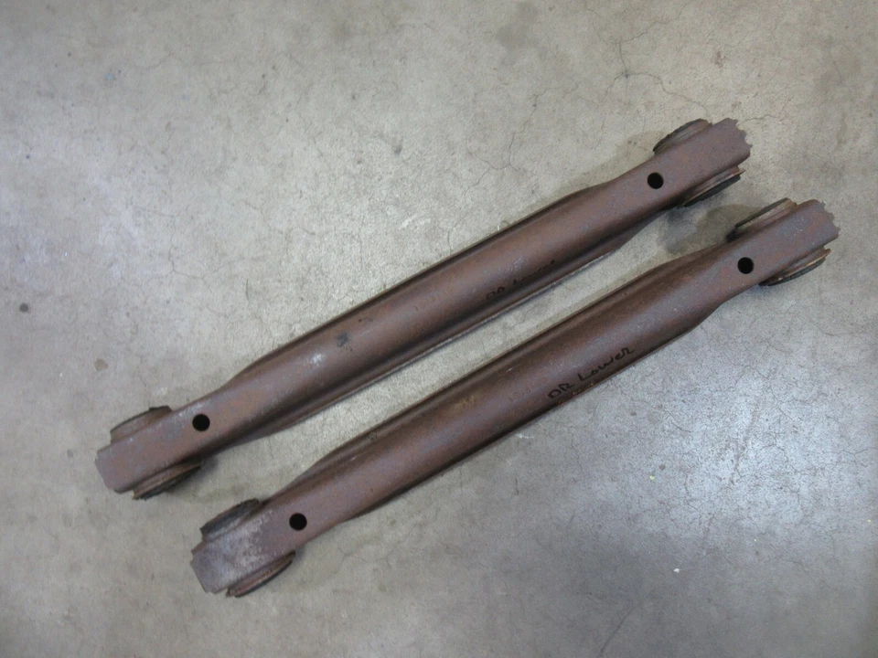 Oldsmobile Cutlass Calais 1978-1984 brazo de control inferior trasero piezas de suspensión  Foto 1 de 4