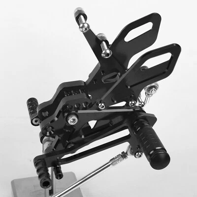 Juego de estriberas traseras ajustables negras para Kawasaki Ninja ZX10R 2004-2005  Foto 1 de 4