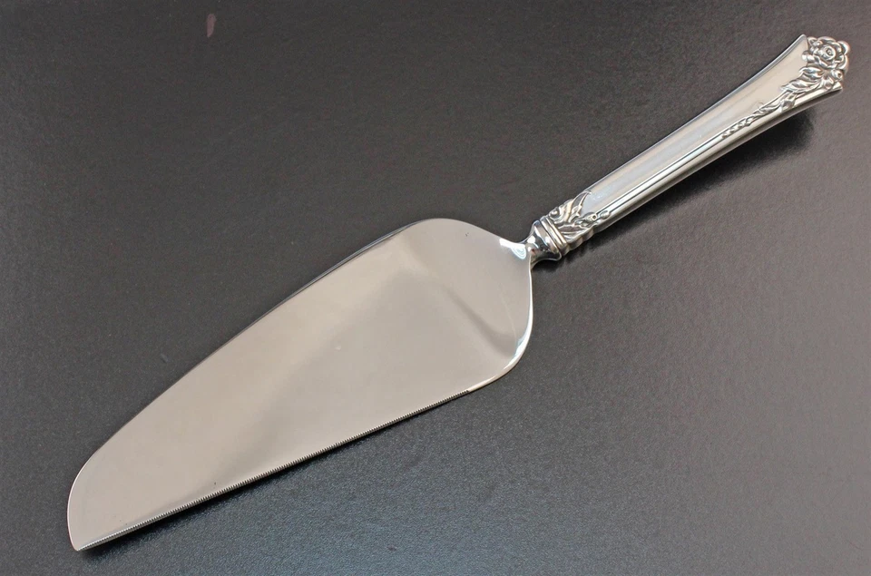 Servidor de pastel de rosas damasco con mango de ley Oneida  Foto 1 de 1