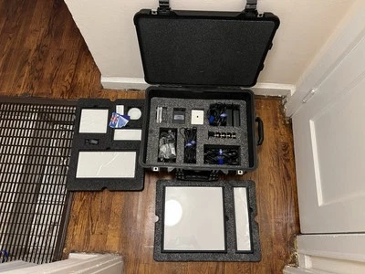 Rosco Quick LitePad 6 Light Kit, Lightweight, AC/DC Power, Film Video Lights - Image 1 of 4