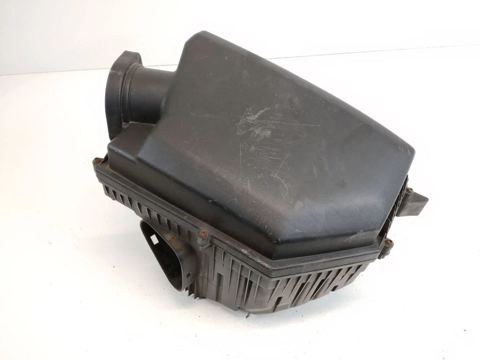 VOLVO XC60 2012 DIESEL 120KW air filter box 30792196 genuine rzv77357 - Image 1 of 4
