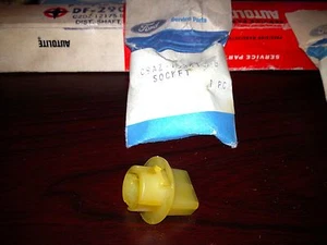 1969 1970 1971 THUNDERBIRD TORINO NOS SIDE MARKER LAMP SOCKETS C9AZ-15B410 - Picture 1 of 2