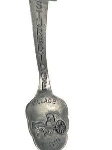Cucchiaio souvenir villaggio Sturbridge vintage peltro casa riunione design ma. B40 - Foto 1 di 4