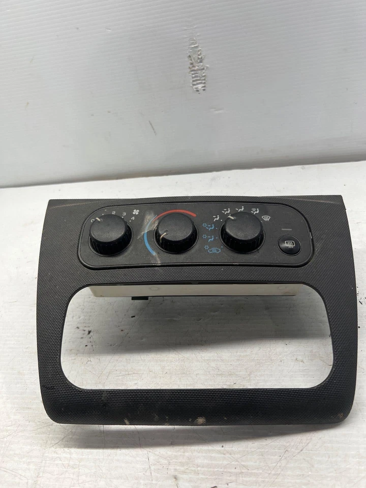 Dodge Stratus 2001-2006 calefacción control de aire acondicionado Foto 1 de 1