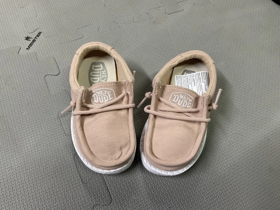 Lona Hey Dude Wally Youth Slub blanca/bronceada usada en excelente estado Foto 1 de 4