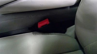 Hebilla para cinturón de seguridad conductor recordatorio delantero Opt 9P5 se adapta a 10-15 AUDI Q7 106681 Foto 1 de 4