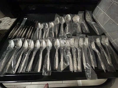 1847 Rogers Bros ESPERANTO International Silver Plate Silverware Lot Of 38 - Image 1 of 4