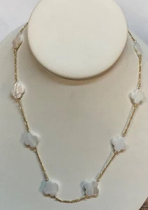 New 14k Gold Mother of Pearl Clover Ladies Necklace (Assorted Lengths) - Picture 1 of 1