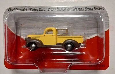 CMW Mini Metals #30366A 1941-1946 Chevrolet Pickup Truck Cream/Brown Fenders HO - Image 1 of 3
