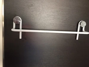 BERTOCCI 7012 PORTA SALVIETTE LINEA SEGNO  Cm 60  P.Cm.8 IN OTTONE COLORE BIANCO - Picture 1 of 2