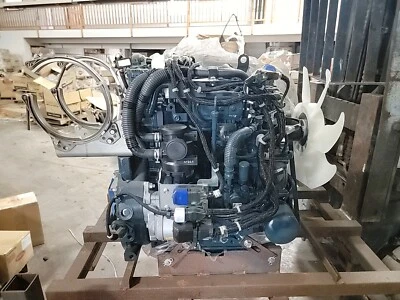 NUEVO motor diésel Kubota 3 cilindros 37 HP D1803-CR-EF01 27,6 kW 2700 rpm Foto 1 de 4