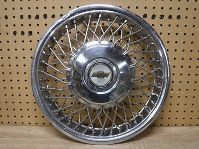 One 正品 1986 年至 1990 年雪佛兰名人 14 英寸线辐轮毂盖车轮盖 — 第 1/4 张图片