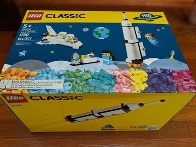 LEGO Classic Space Mission 11022 Building Set from 2022 - Discontinued - - Image 1 of 4