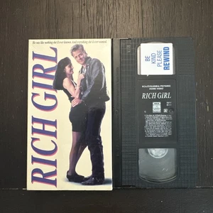 Rich Girl - VHS - Jill Schoelen, Don Michael Paul, Paul Gleason - RARE / OOP - Bild 1 von 6