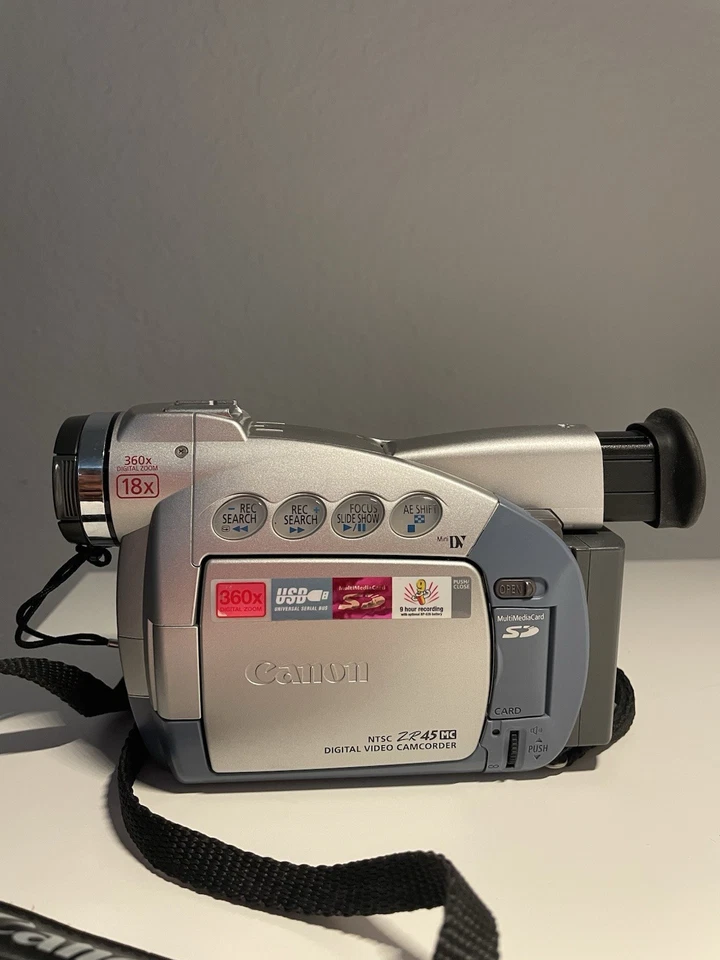 Canon ZR45MC Mini DV Camcorder Video - Image 1 of 4
