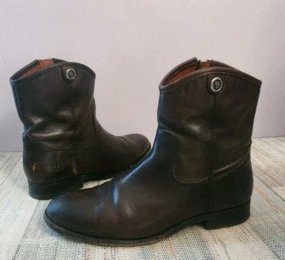 Frye Melissa 纽扣短 2 皮革踝靴 3477898 红木棕色 9 B 码  — 第 1/4 张图片