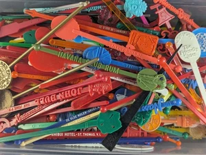 x200 Vintage Plastic Swizzle Sticks Advertising Hotels Restaurants Airlines etc - Picture 1 of 12