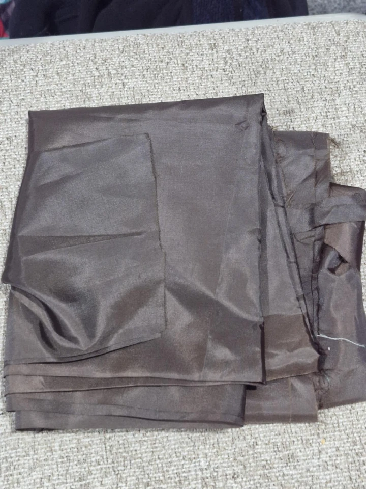 fabric remnant - Brown silk/poly cotton blend fabric. aprox 1 mt - Image 1 of 1
