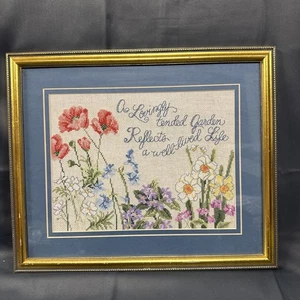 De colección - Punto de aguja de punto de cruz - Decoración Cottagecore enmarcada - Jardín y decir la vida - Imagen 1 de 12