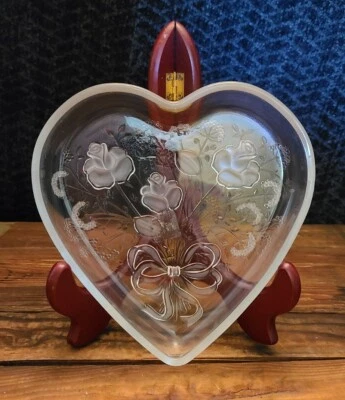 De Colección Mikasa Cristal Esmerilado Rosas Cintas Corazón Plato Baratija 7" San Valentín Foto 1 de 4