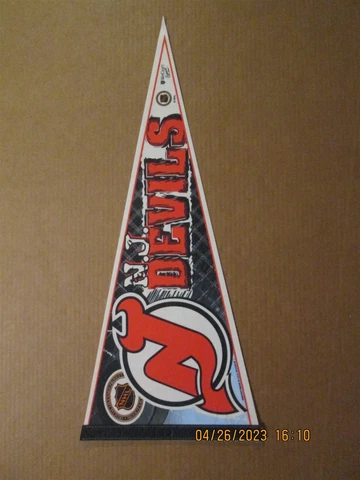 NHL New Jersey Devils Vintage 1990's Edition #3 Team Logo Hockey Pennant Cover