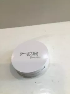 It Cosmetics Bye Bye Pores illuminazione finitura senza pori radiante in polvere pressata - Foto 1 di 3