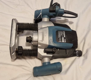 Erbauer ERB380R0U 2100W plunge Router 230V 1/4 & 1/2 collet (working) - Picture 1 of 6