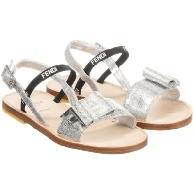 NUEVO Fendi Bebé Niñas Plata Brillo Cuero Logo Arco Sandalias Zapatos 20 EE. UU. 4 Foto 1 de 4