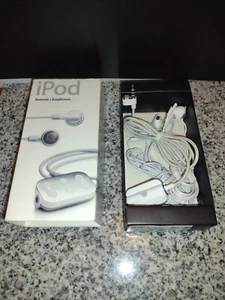 Telecomando Apple iPod e 2 paia di auricolari con jack con cavo stile diverso M9128G/A - Foto 1 di 14