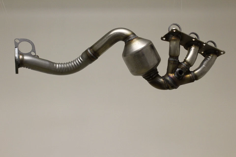 2006 BMW 330XI 3.0L Front Manifold Catalytic Converter - Image 1 of 1