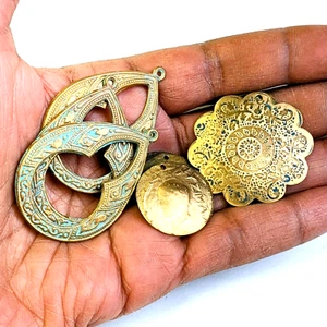 Brass Earring/Pendants Findings 16ct Teardrop Mandala Round - Picture 1 of 2