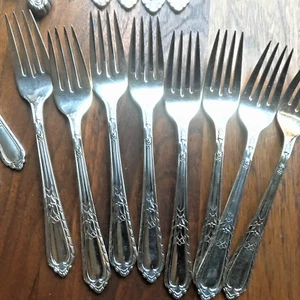 LOT 19 pc Holmes & Edwards MASTERPIECE Pattern 1932 Silver-plated forks knives - Picture 1 of 4