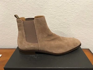 HUGO BOSS Lissabon Herren Chelsea Stiefeletten Wildleder Slipper Schuhe US 12 Beige - Bild 1 von 6