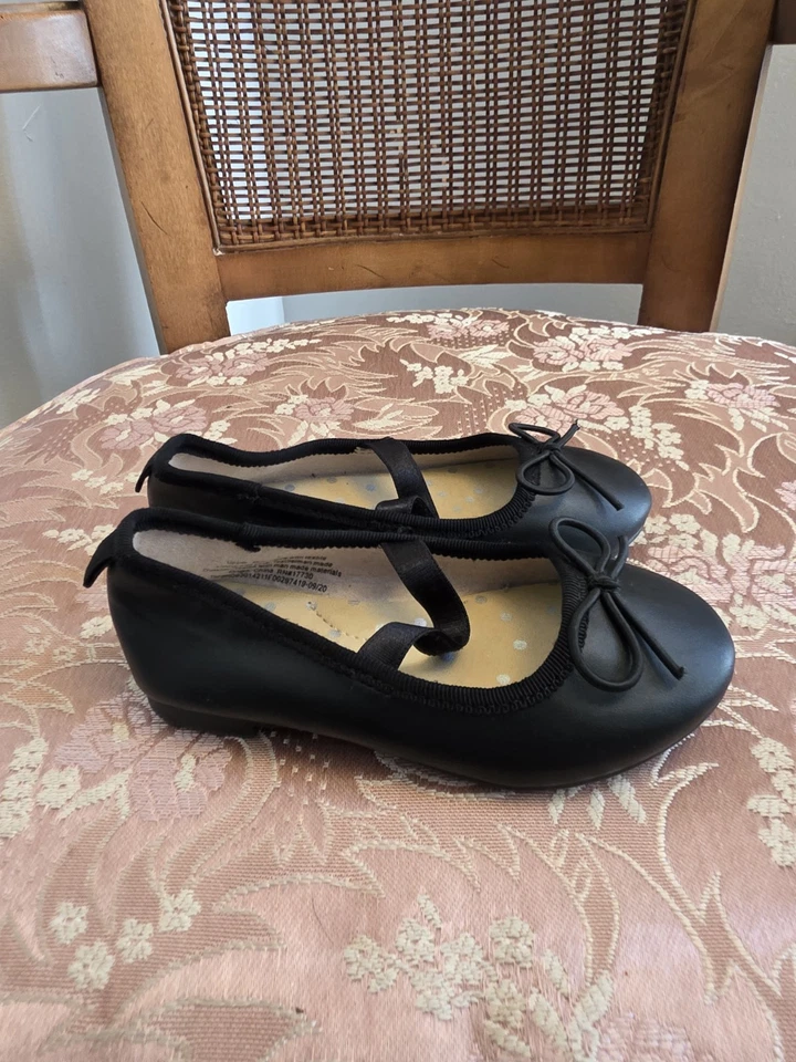 Cat & Jack 学步女孩 7 黑色蝴蝶结芭蕾平底正装鞋 — 第 1/4 张图片