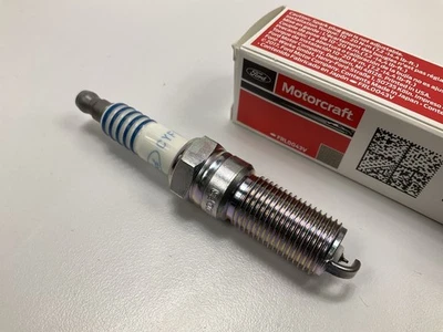 Bujía de encendido Motorcraft SP-522 Platinum para Ford Focus 2012 2,0 L-L4 Foto 1 de 3