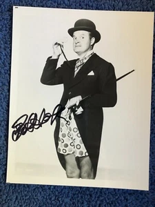 Film Actor / Comedian BOB HOPE autographed black-and-white photo - Fancy Pants - Picture 1 of 1