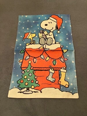 BANDERA DE JARDÍN DE NAVIDAD SNOOPY+WOODSTOCK 18”x12” NUEVA EN PAQUETE RESELLABLE Foto 1 de 3