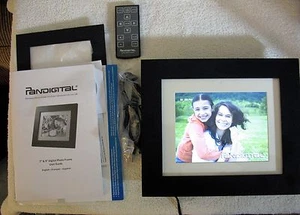 PANDIGITAL 1GB  7 INCH PICTURE / MP3 / VIDEO PHOTO FRAME - Picture 1 of 1