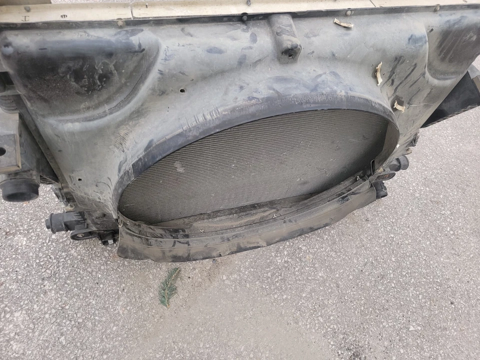 Cubierta del ventilador del radiador diésel 11-16 Ford F250 F350 F450 F550 Super Duty 6,7 OEM Foto 1 de 4